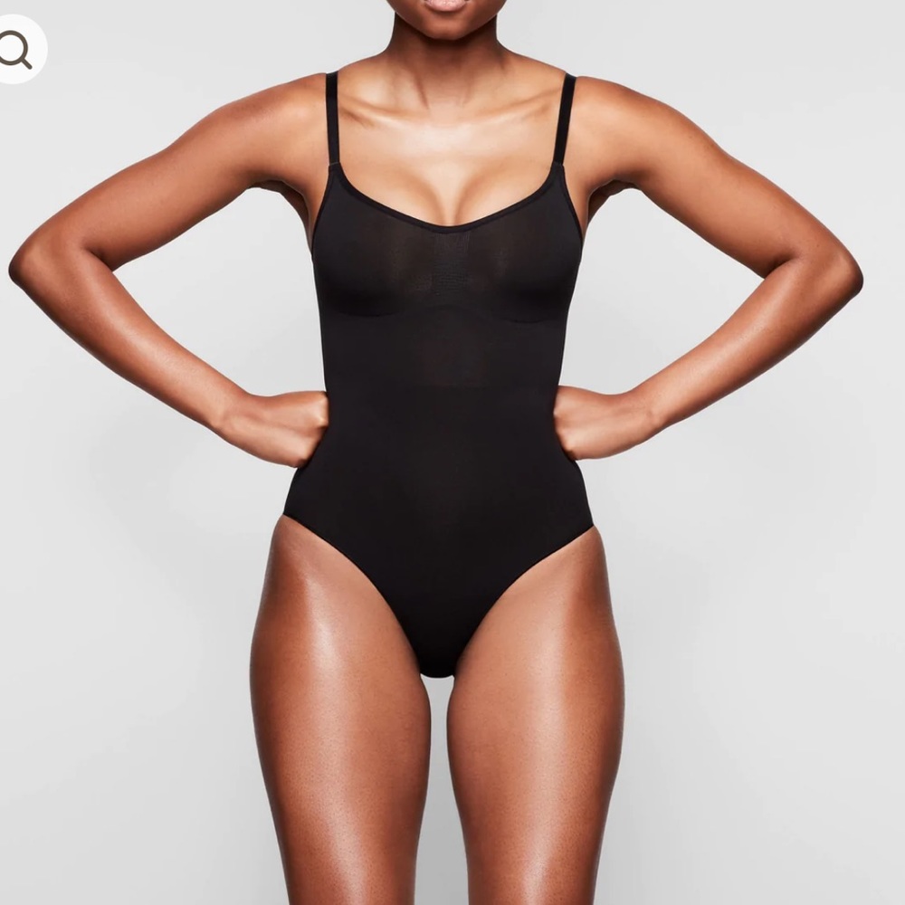 NWOT SKIMS Sculpting Snaps Bodysuit